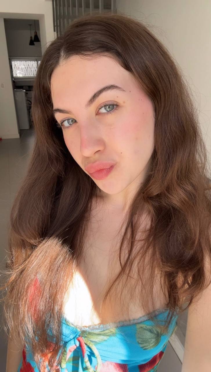 Nude girl Amber in Portland