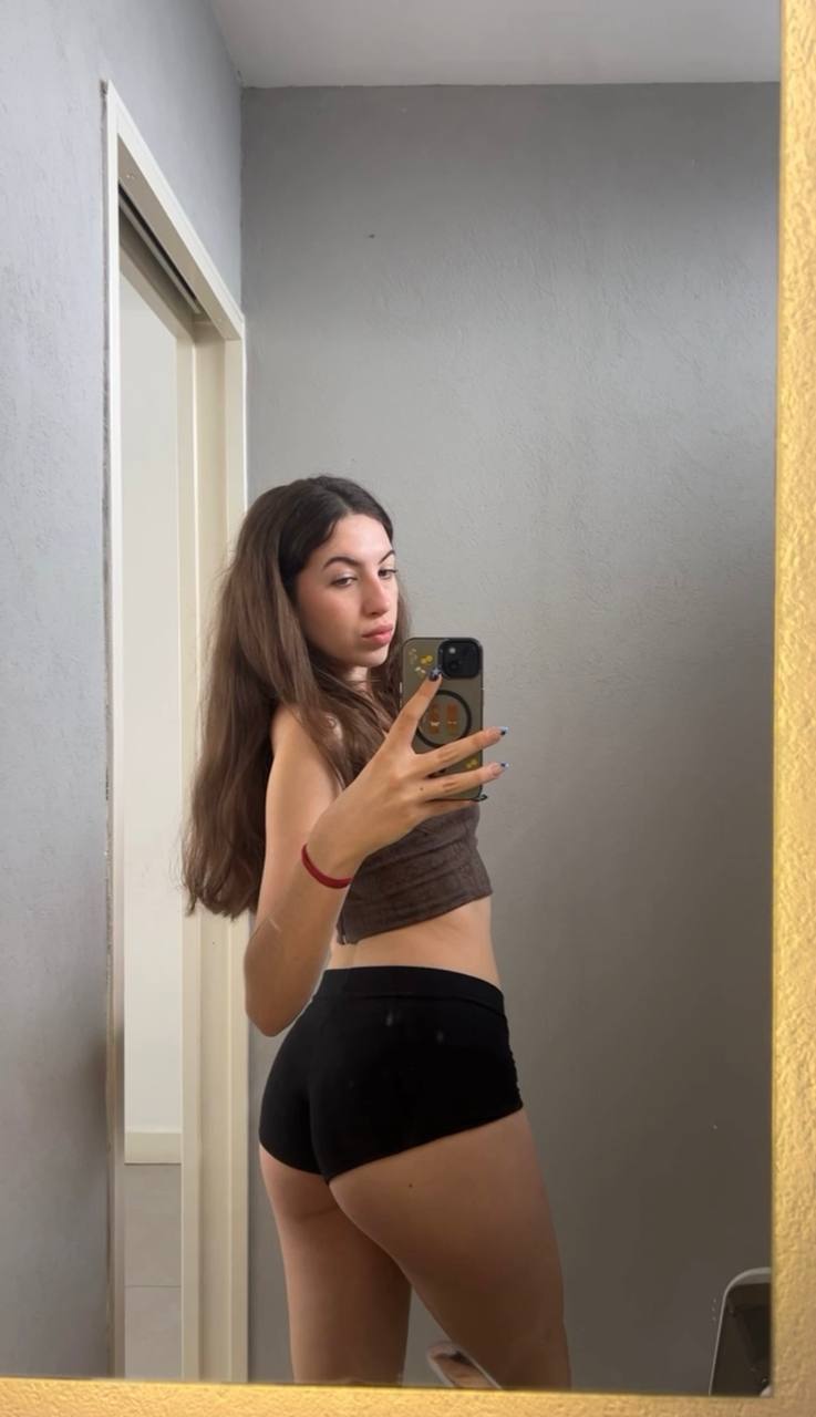 Amber in her underwear in Portland