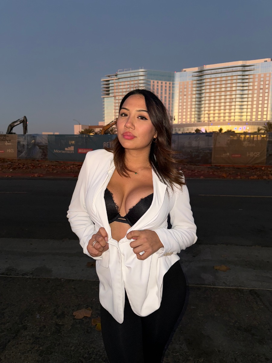 Take a pause and enjoy Ali Cruz — streaming from Portland