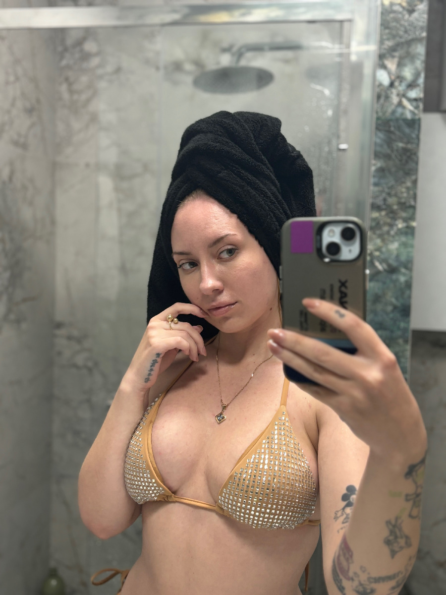 Nude girl KateV in Portland