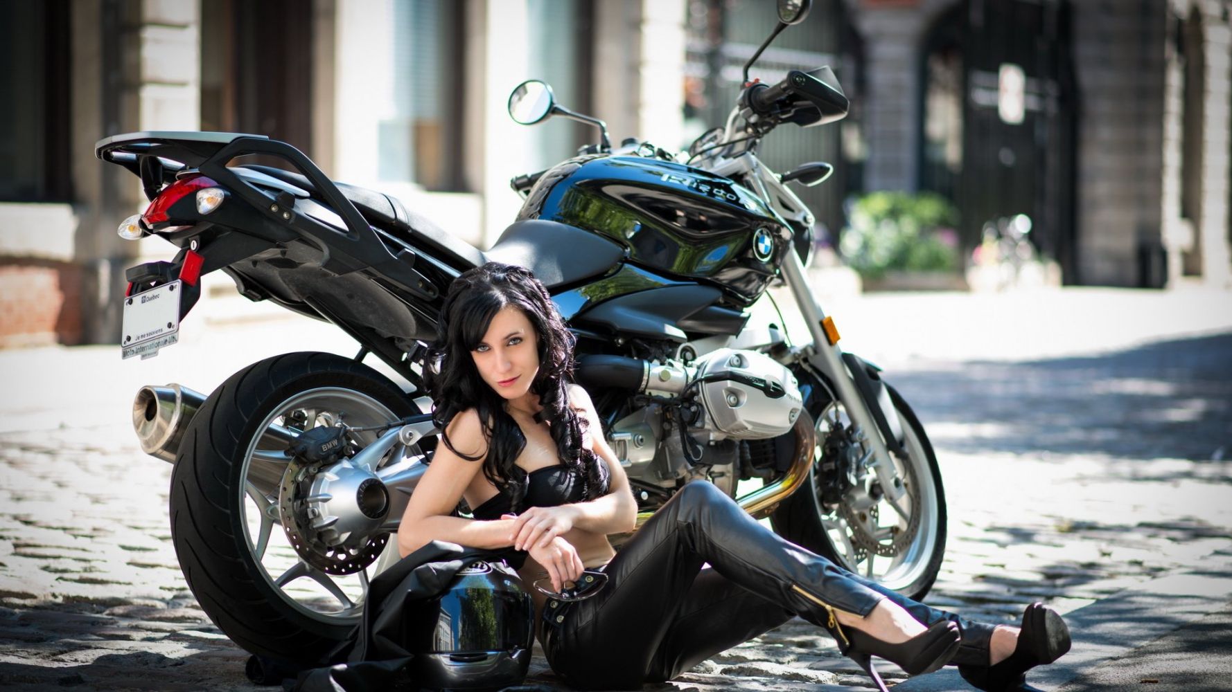 European women on bikes in Portland