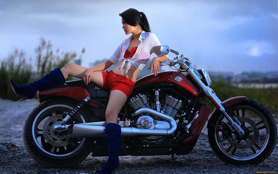 Beautiful girls and motorcycles in Portland