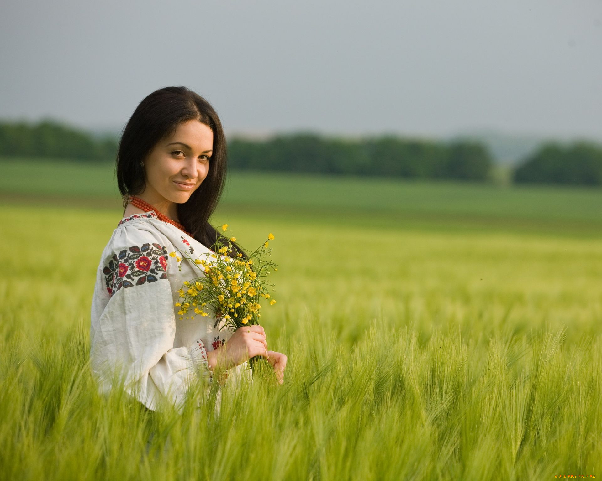 Women in Slavic costumes in Portland