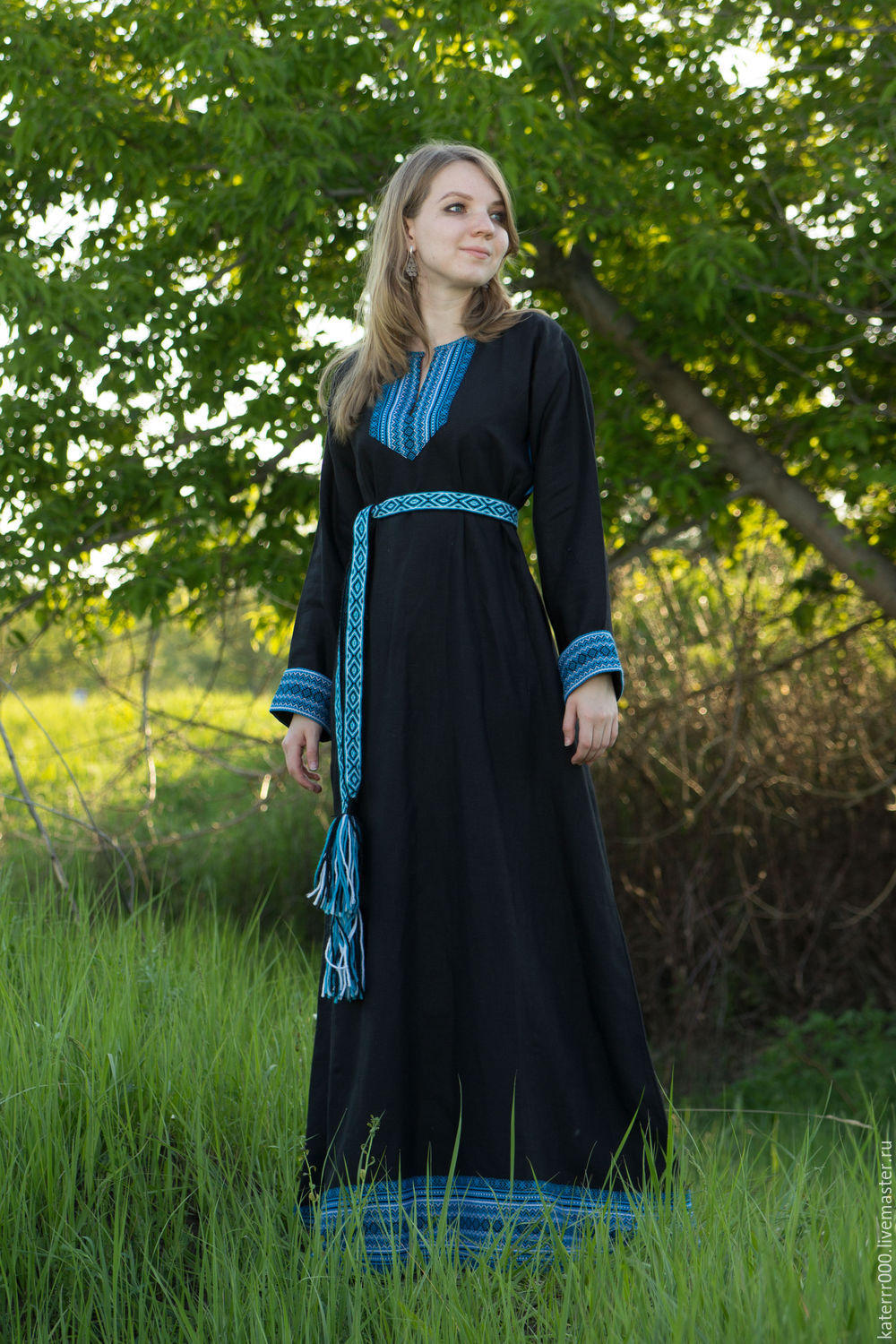 Women in Slavic costumes in Portland