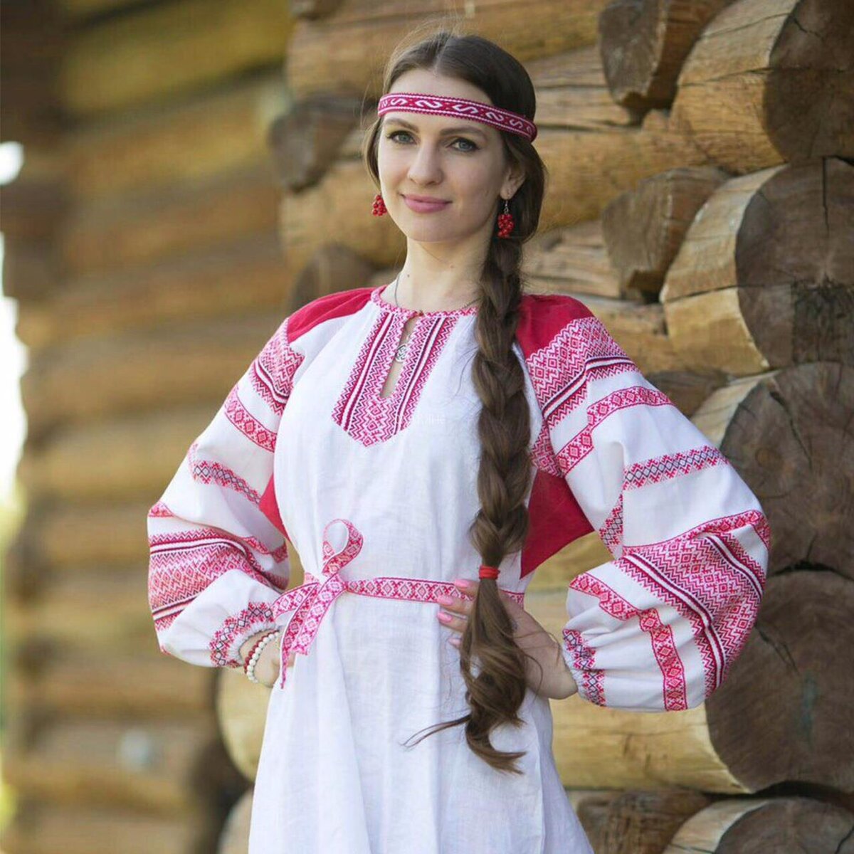 Girls in Slavic costumes in Portland