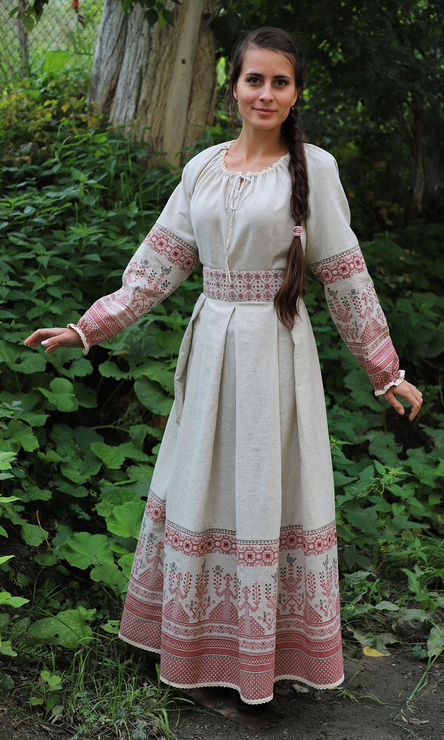 Girls in Slavic costumes in Portland