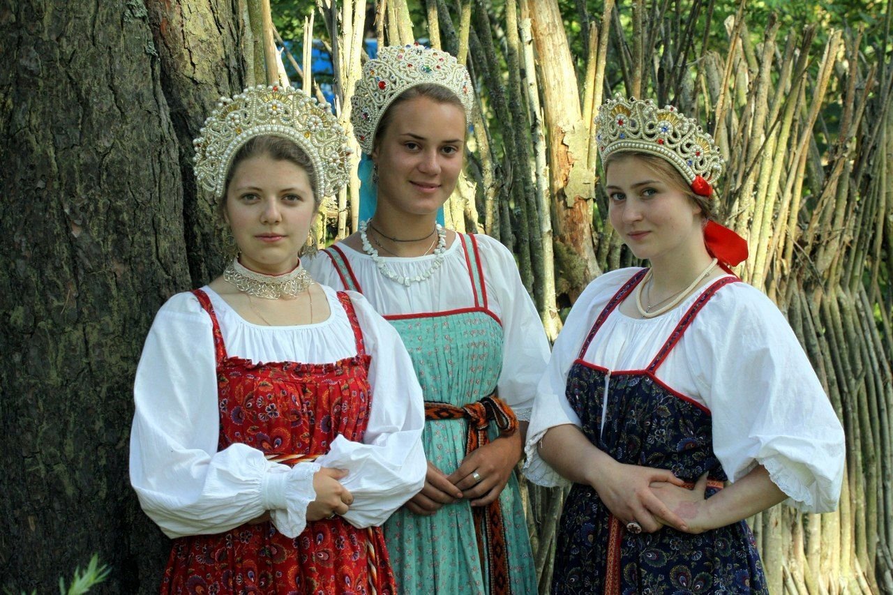 Sexy model Girls in Slavic costumes in Portland